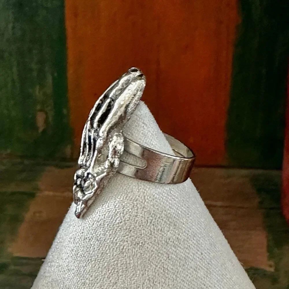 Gothic Skeleton Hand Adjustable Ring - Picture 7 of 9